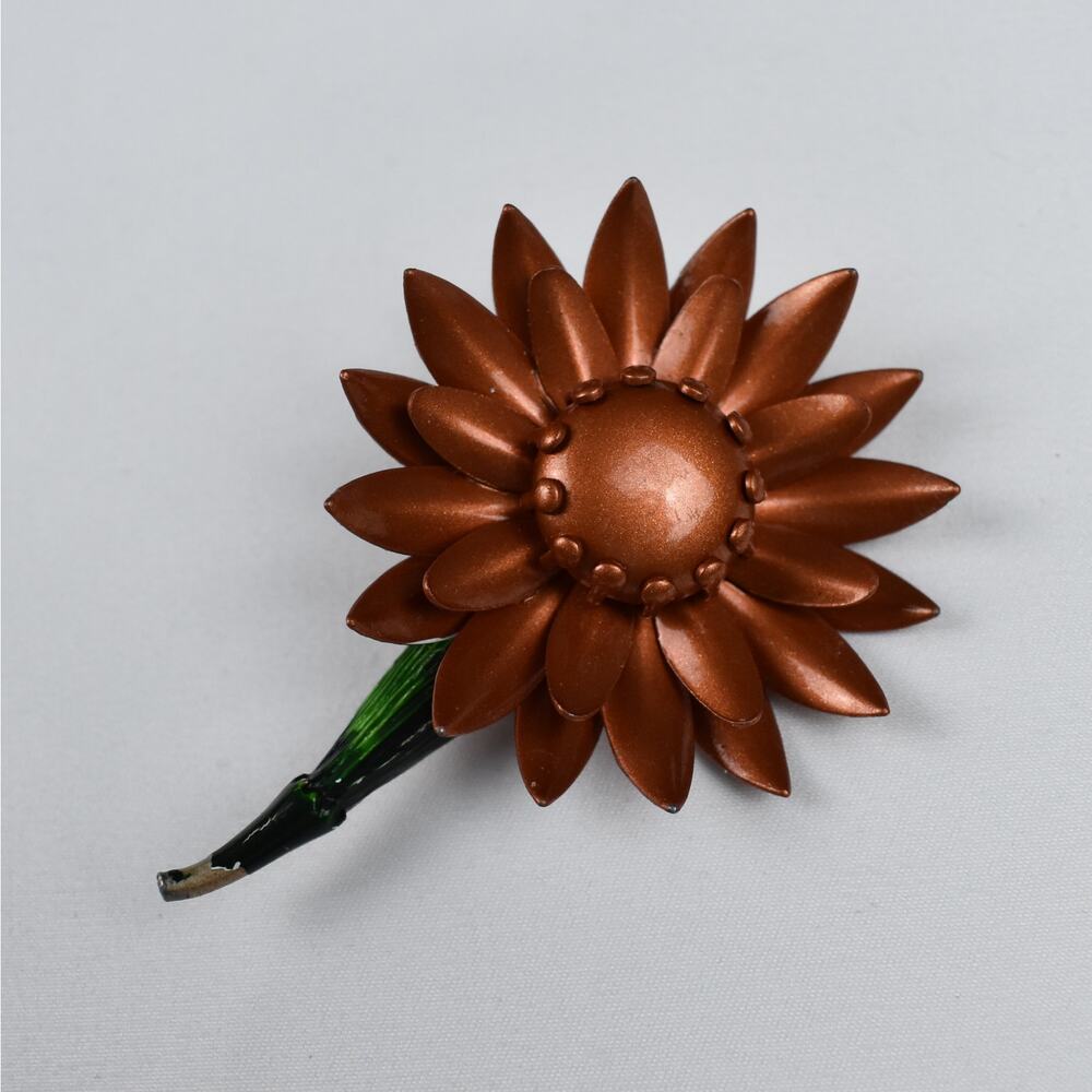 Vintage Enamel Daisy Flower Brooch Pin Mod Retro MCM Metal Floral Daisy Painted